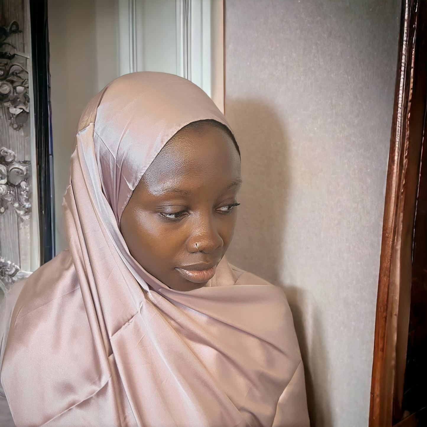 Lilac Gold Satin Hijab - Le Décor